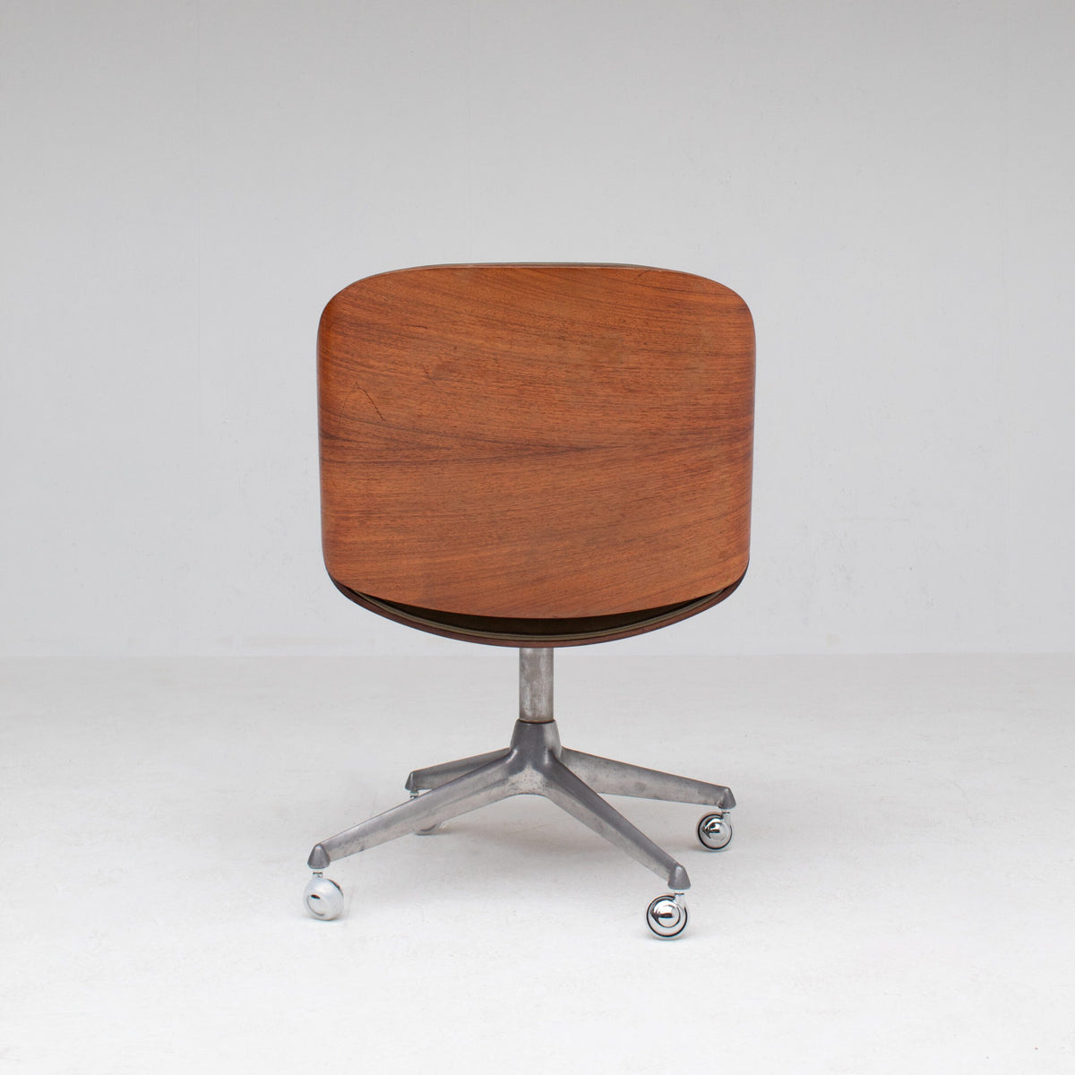 Ico Parisi Office Chair in Wood and Metal — top view of wooden seat and metal base