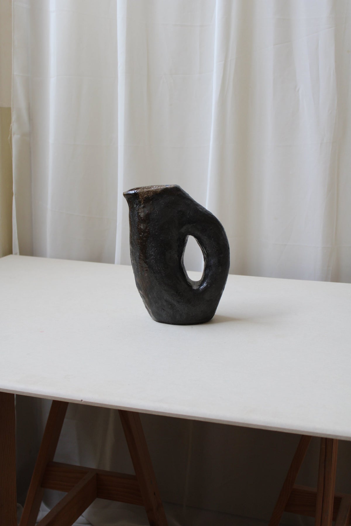 Grande Carafe — side angle