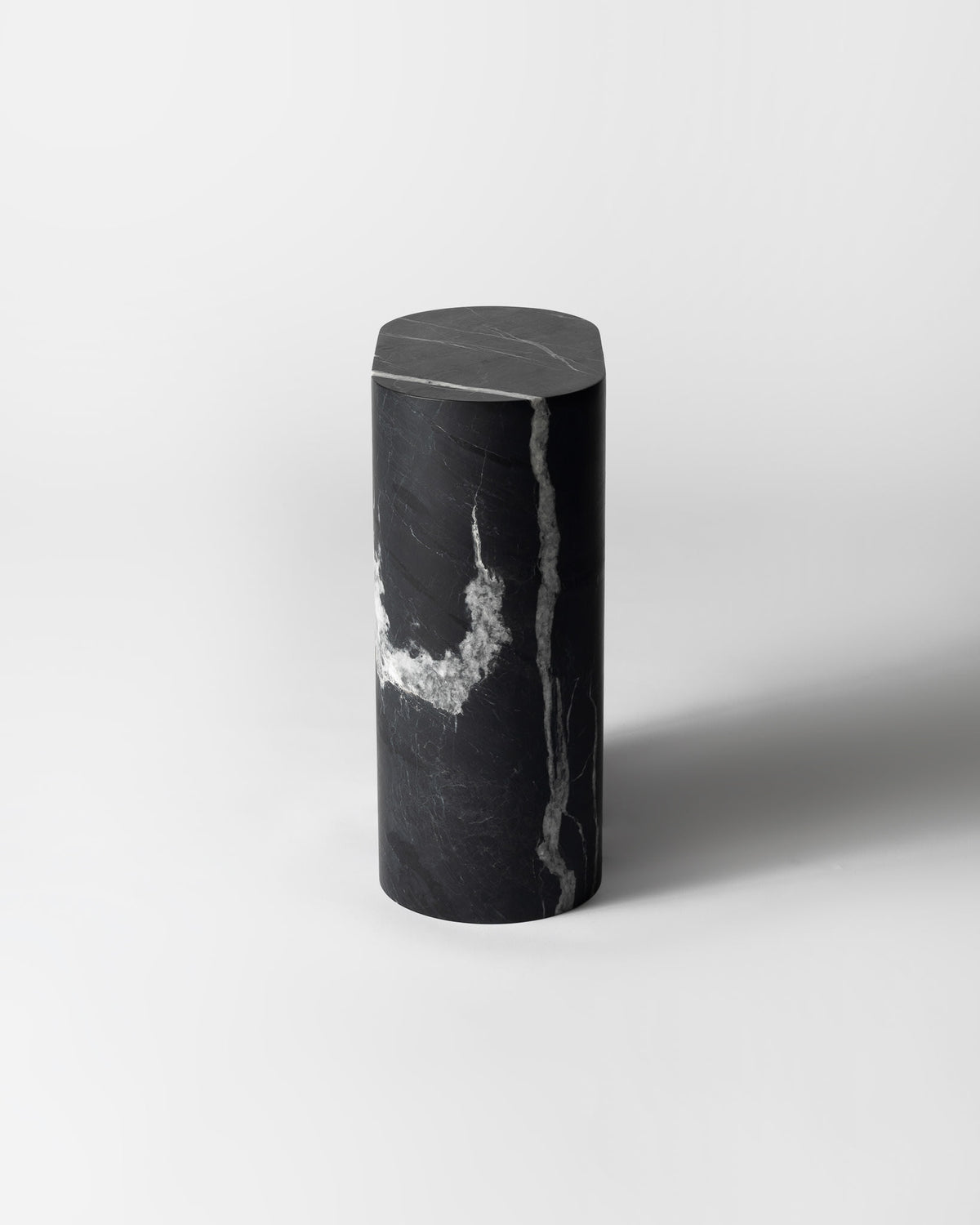 U Monolith — side angle