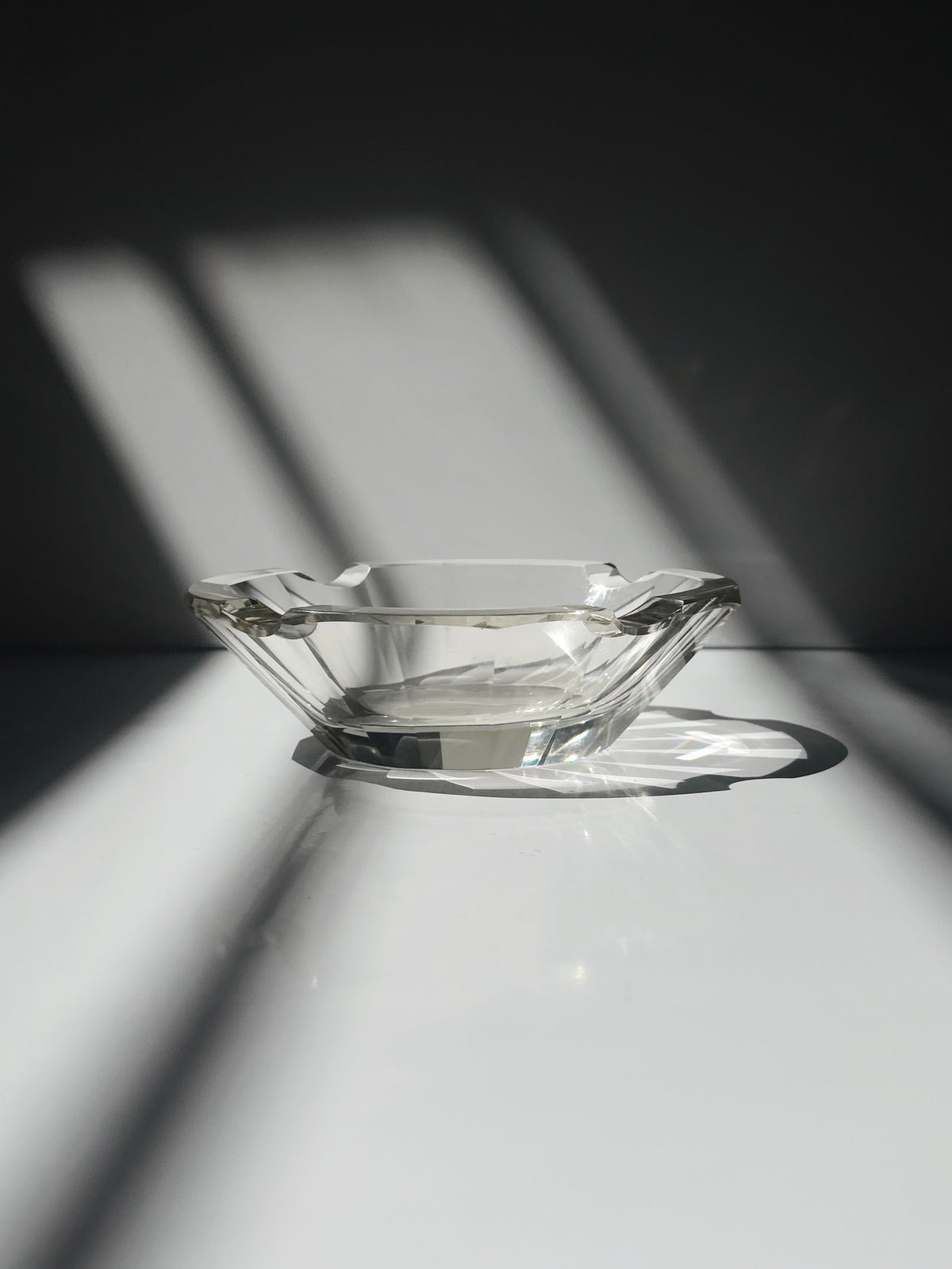 Italian prismatic crystal vide-poches - Art Deco 1930s — lifestyle setting