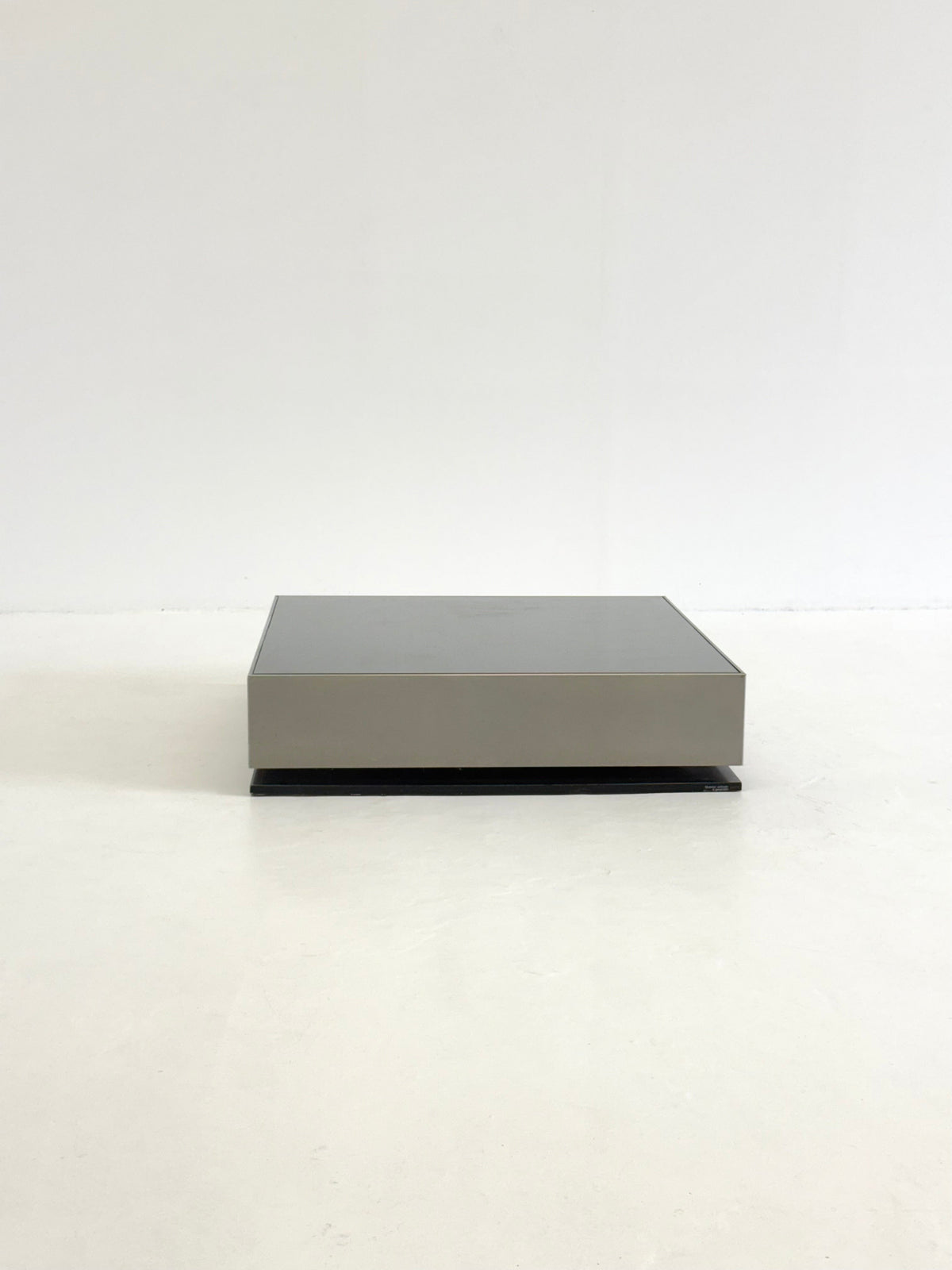 Giovanni Ausenda coffee table NY FORM mirror glass — in context