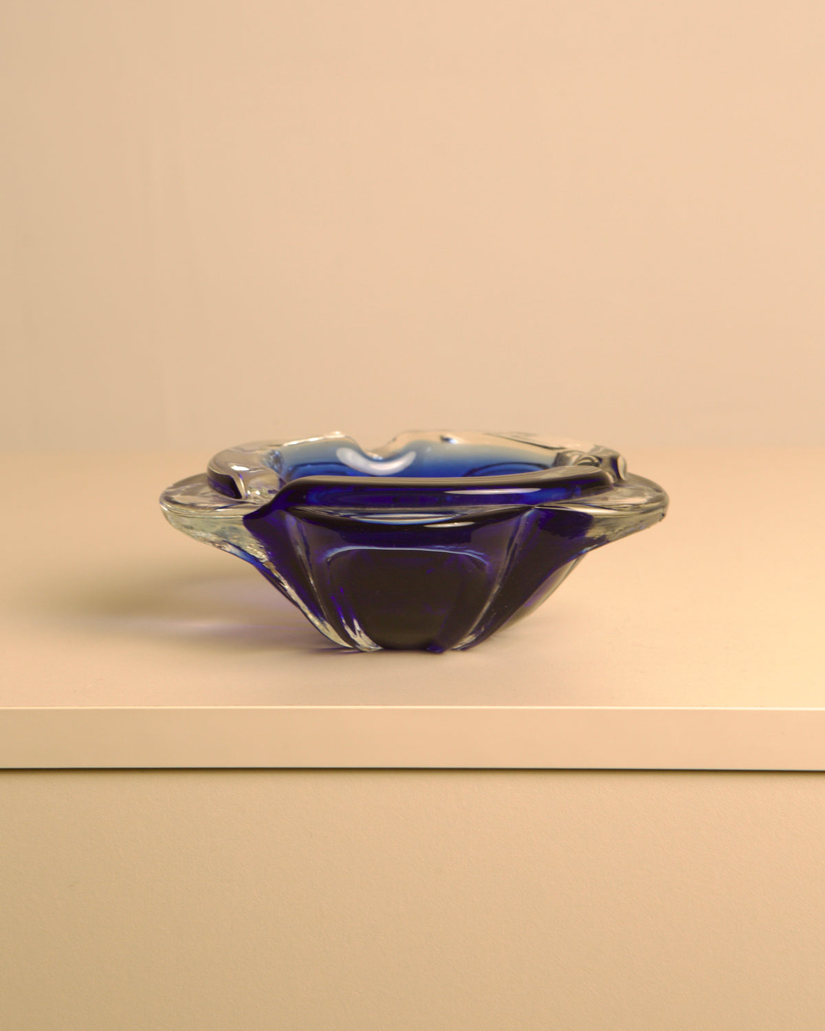 80's Blue Murano Glass "Flower" Ashtray — close-up of blue glass detail