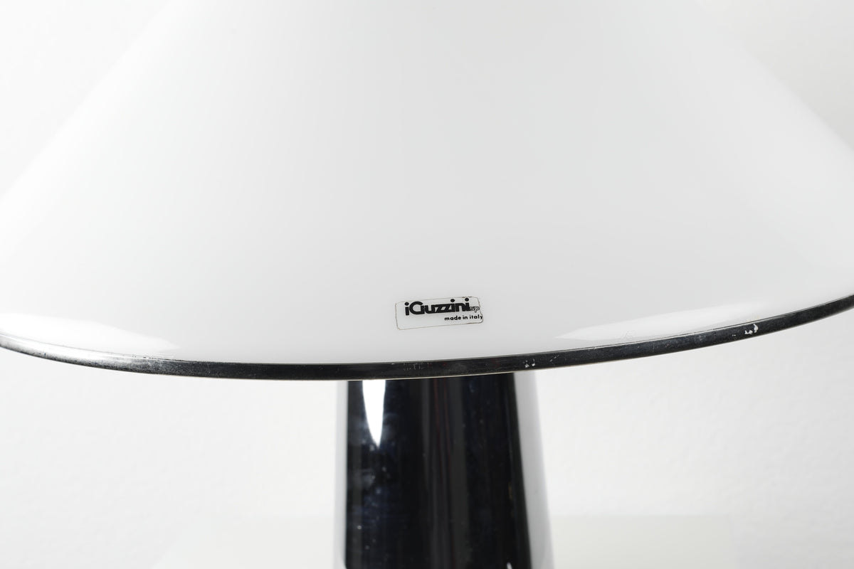 Elpis Lamp by Harvey Guzzini — detail view