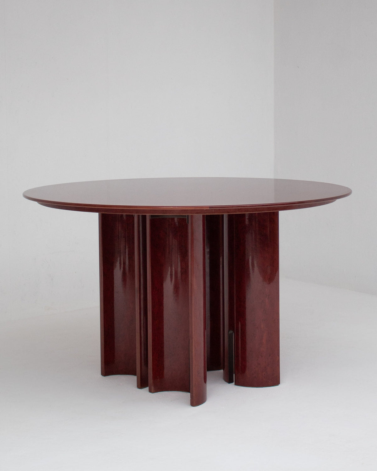 Round Dining Table by Giovanni Offredi for Saporiti Italia by Malata Antwerp | The Oblist
