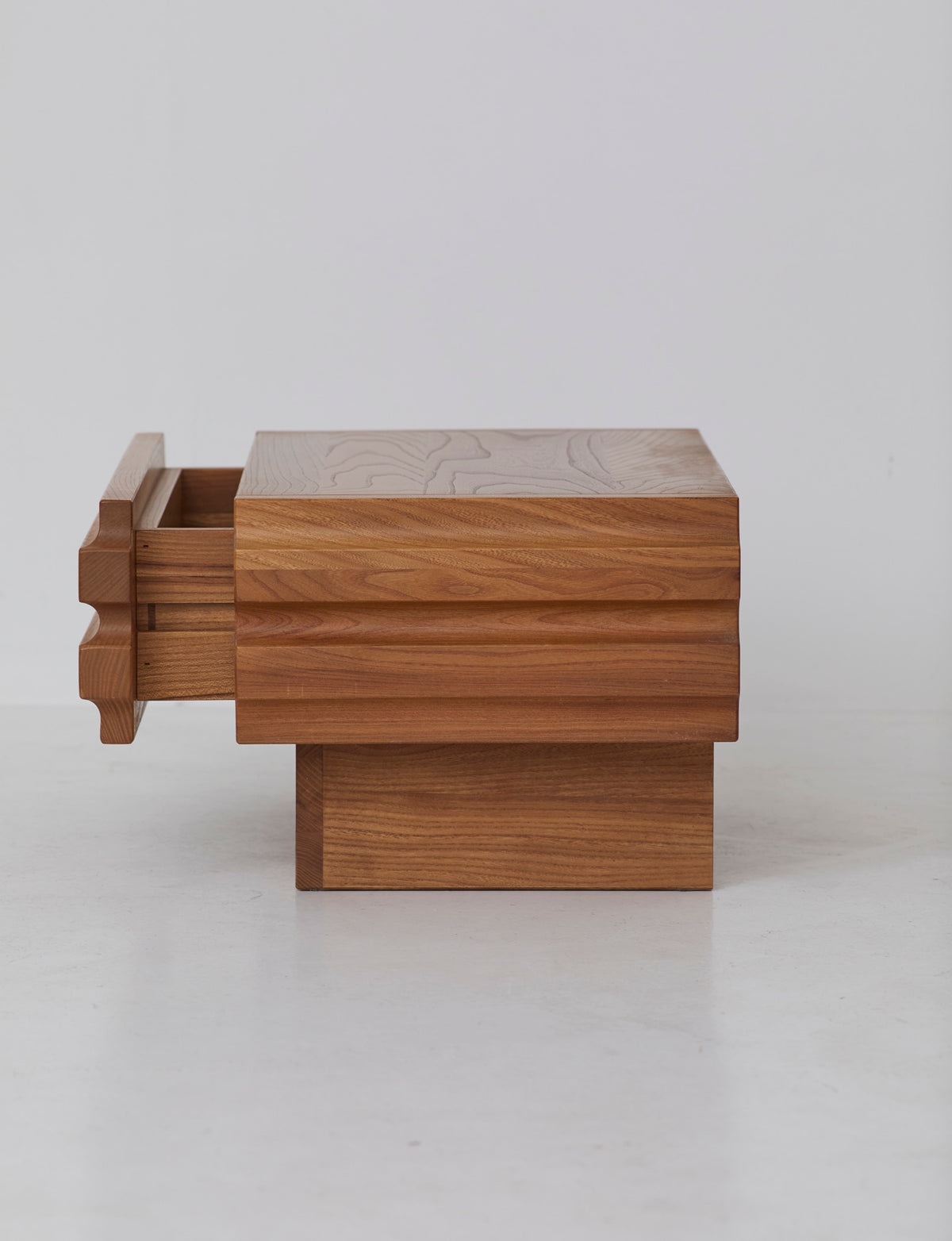 Regain Normandie one-drawer side table in solid elm — detail view