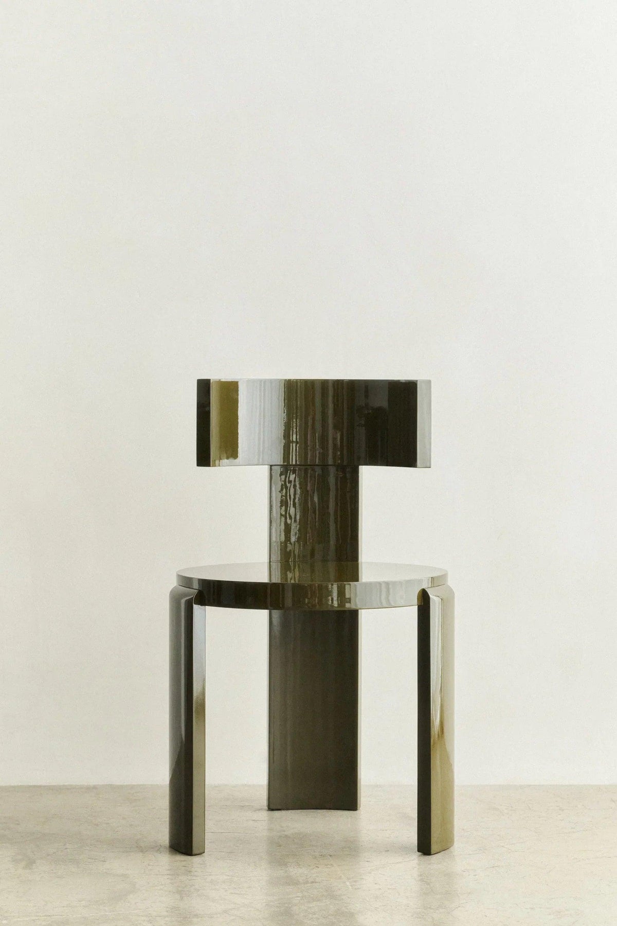 SPINA CHAIR — close-up