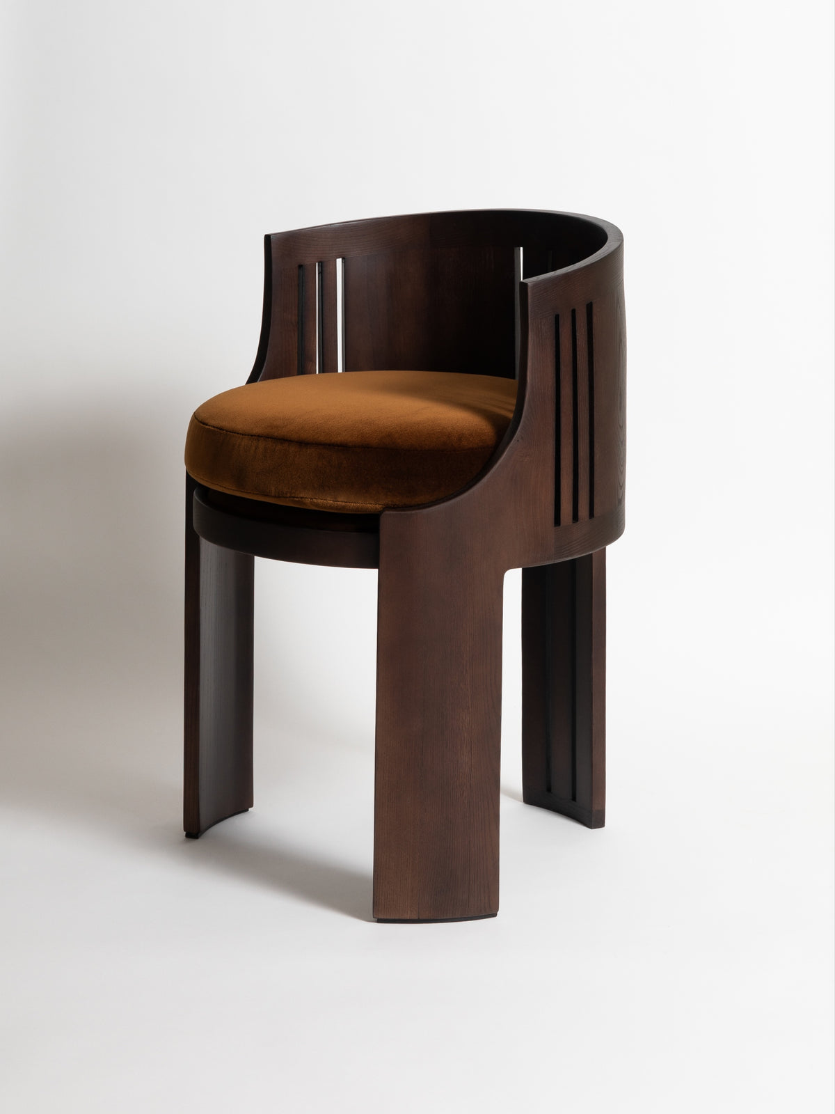 La Chaise 01 by Tassiana Laurre