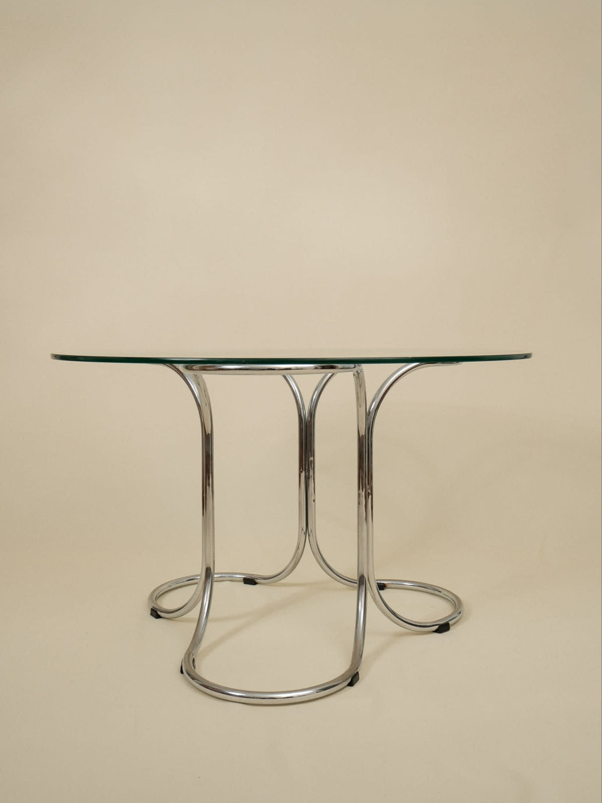 Giotto Stoppino Round Glass and Chrome Dining Table, Italy, 1970s — detail view