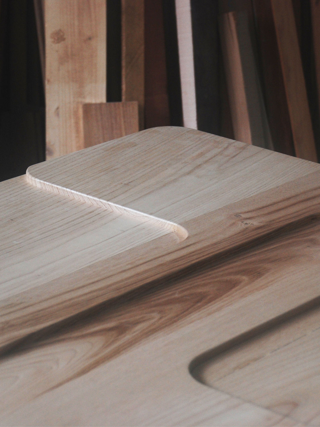 Henry Table' in Chestnut Wood — top view highlighting wood grain details