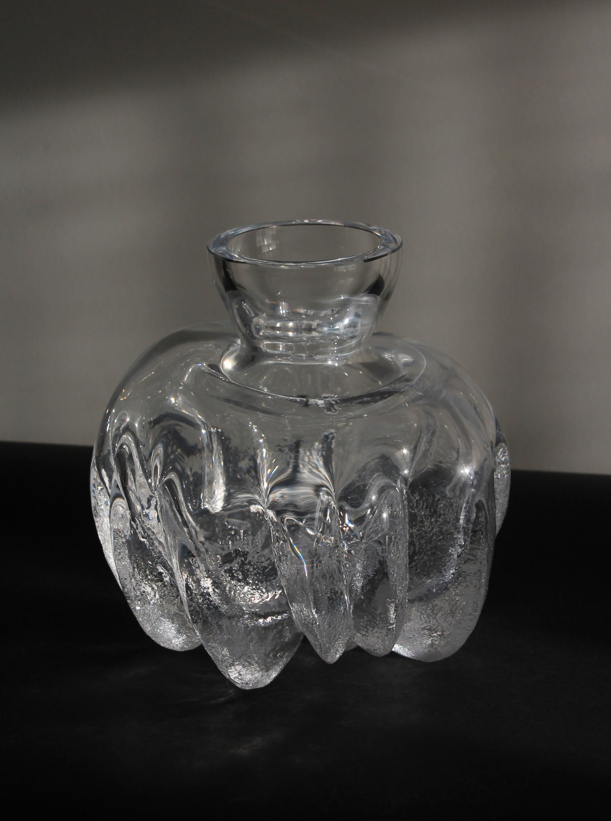 Large 1970s crystal glass vase by Lars Hellsten with sculpted base