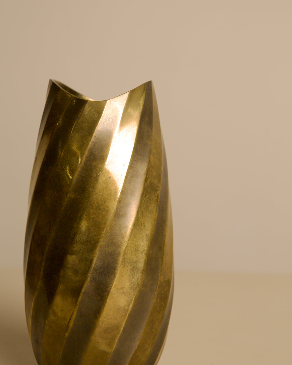 Italian gilt and silvered metal "Hollywood Regency" vase, 1970s — side angle