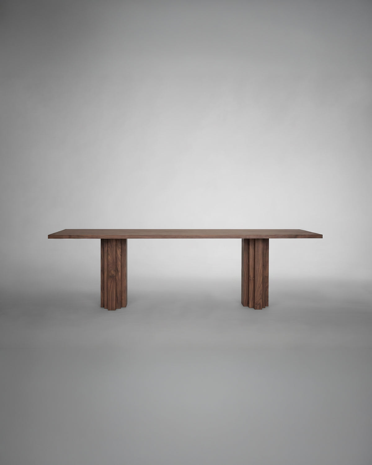 Brut Slim Table — close-up