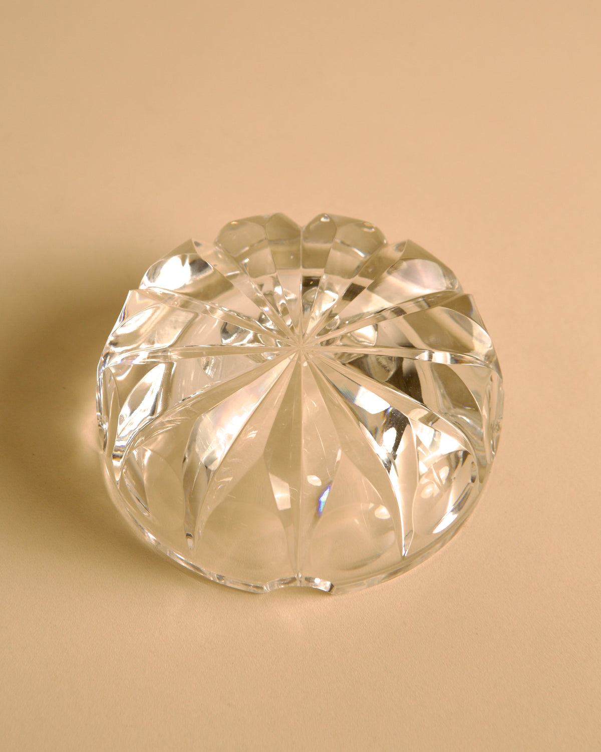"Ambassadeur" clear crystal ashtray by Saint-Louis, 1970s — close-up