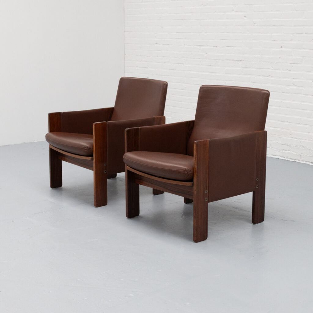 Set of 2 Cassina 917 Armchairs by Afra & Tobia Scarpa — detail view