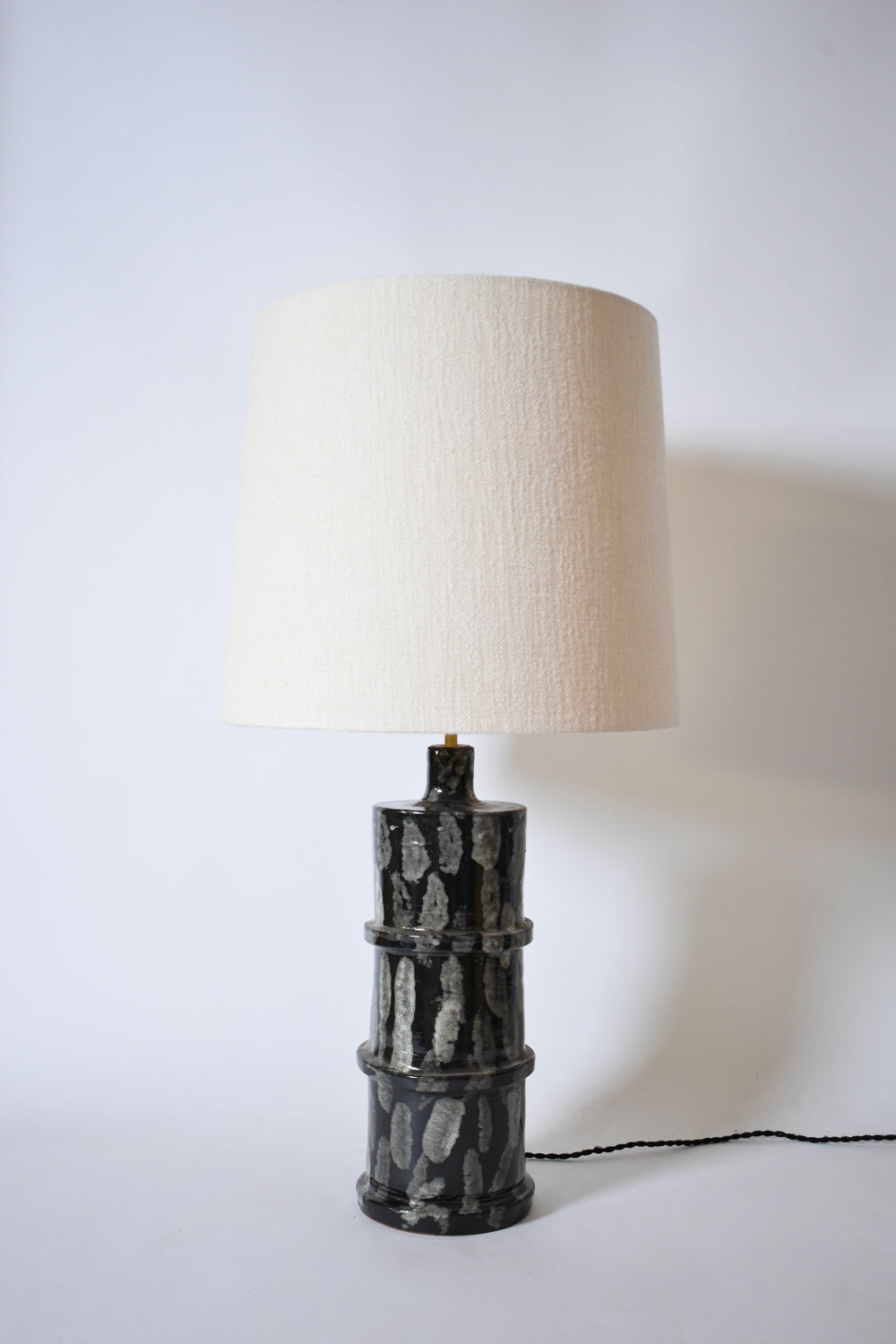 Inle 45cm Grey and Black Ceramic Table Lamp, Barracuda Edition — detail view