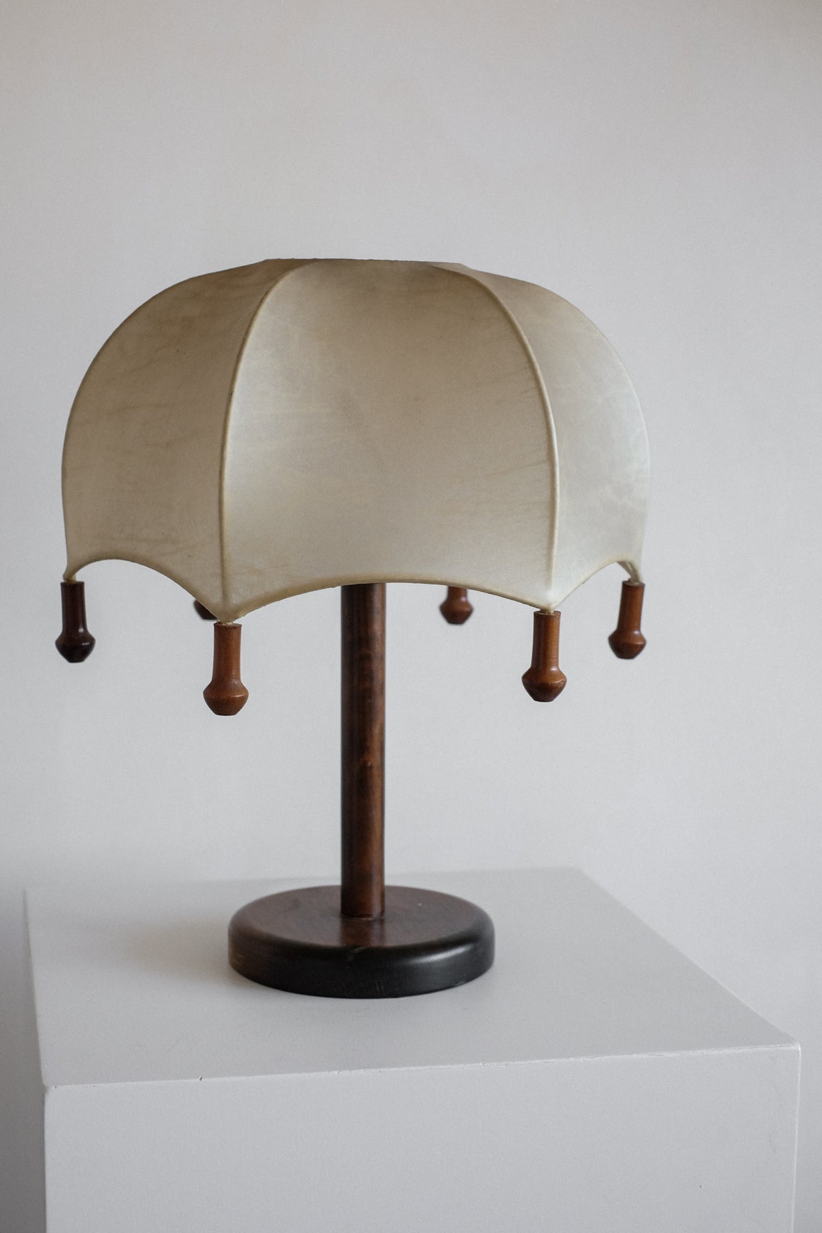 Cocoon Umbrella Tablelamp  — close-up