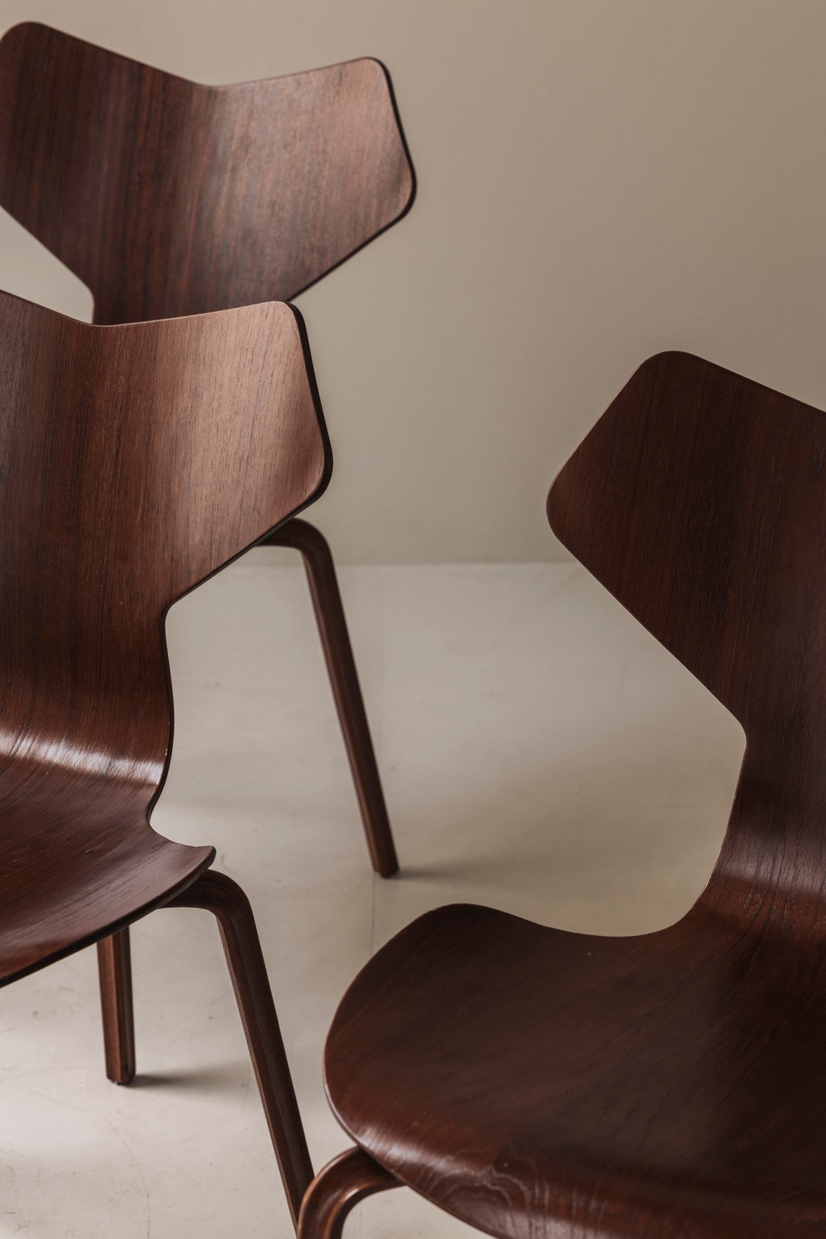 First Edition Grand Prix Chairs Model 3130 by Arne Jacobsen for Fritz Hansen, 1957 — side angle