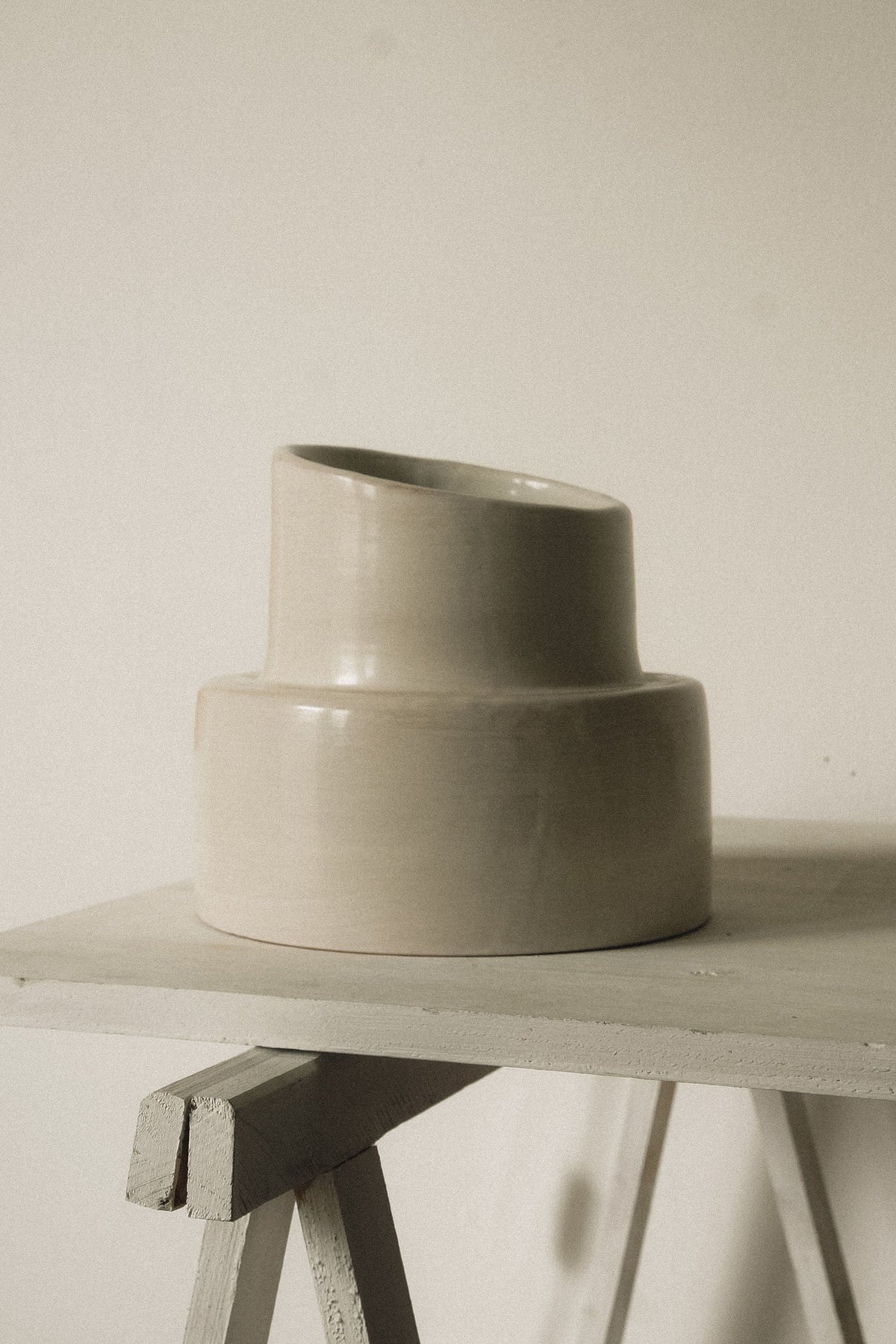 The Pillar - Minimalist Table Lamp in Ceramic — lifestyle setting