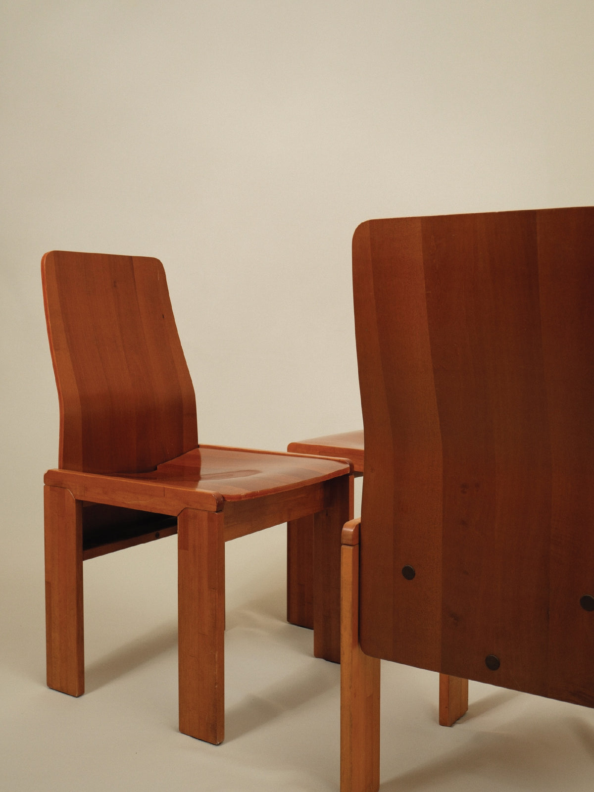 Enzo Berti Set of 6 Wood Chairs — close-up