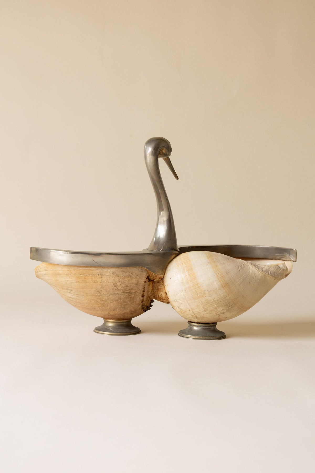 1970s Italian Swan Centrepiece, Attributed to Gabriella Binazzi — close-up
