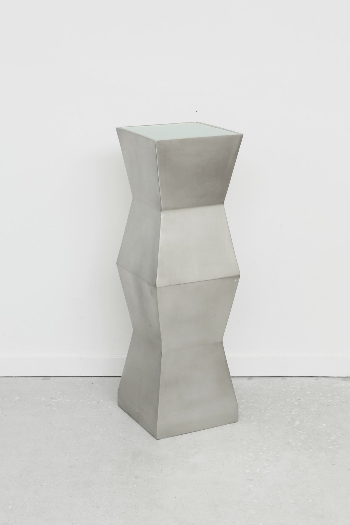 Geometric Pedestal Floor Lamp — close-up