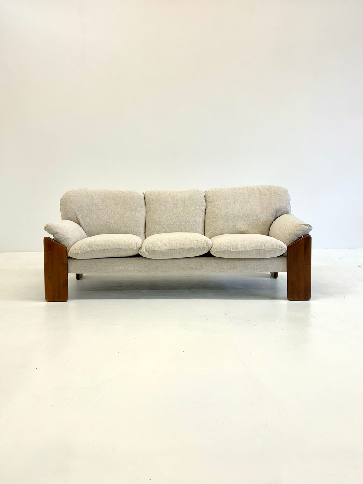 Three-seater sofa Sapporo by Mario Marenco for Mobil Girgi — alternate view
