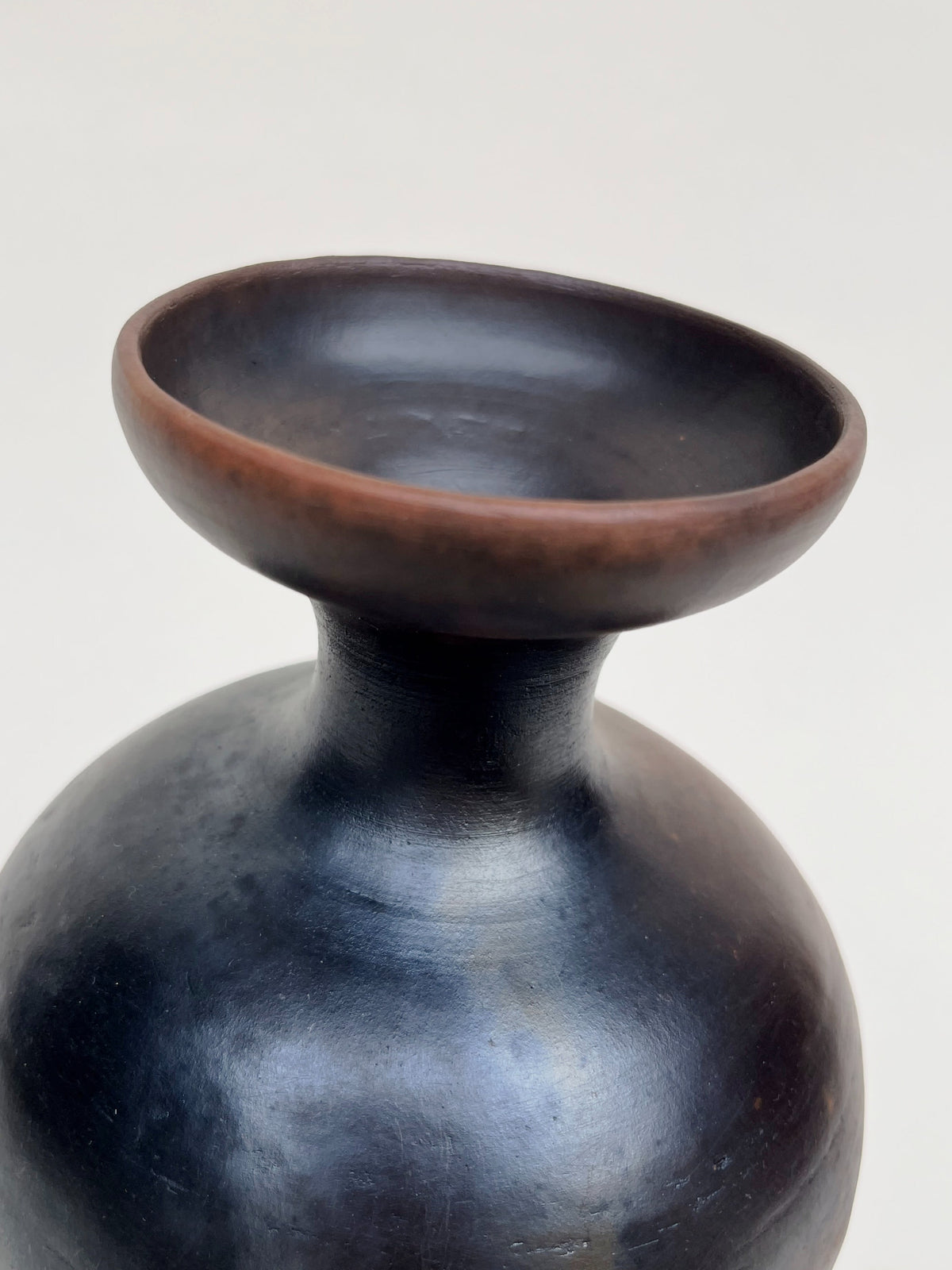Narang Vase – Terra sigillata, metallic smoke-fired raku — close-up