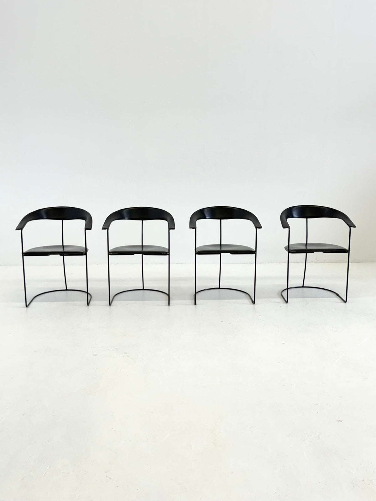 Set of 8 Vintage Arrben Ursala dining chairs in black leather — alternate view