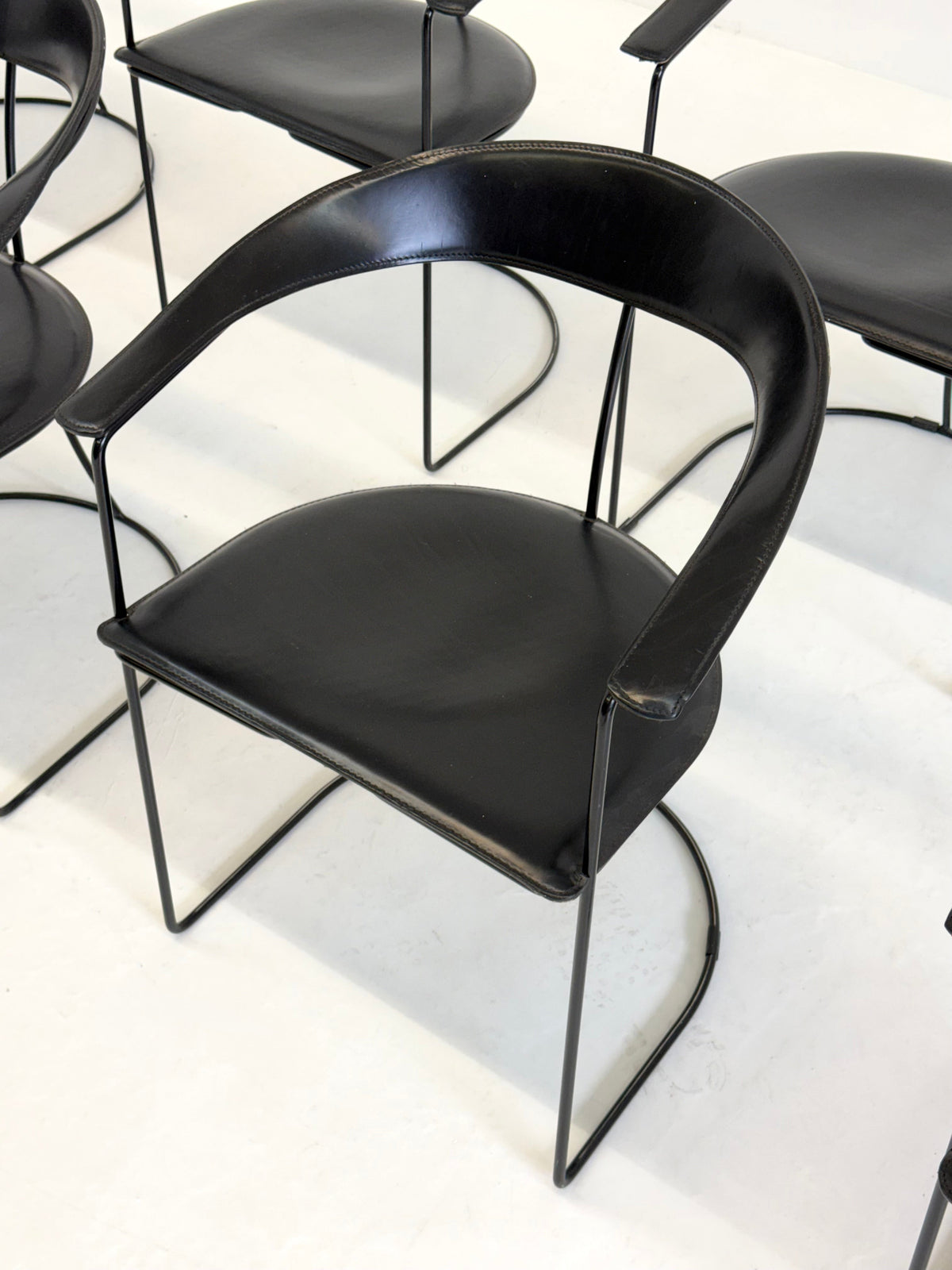 Set of 8 Vintage Arrben Ursala dining chairs in black leather — view 12