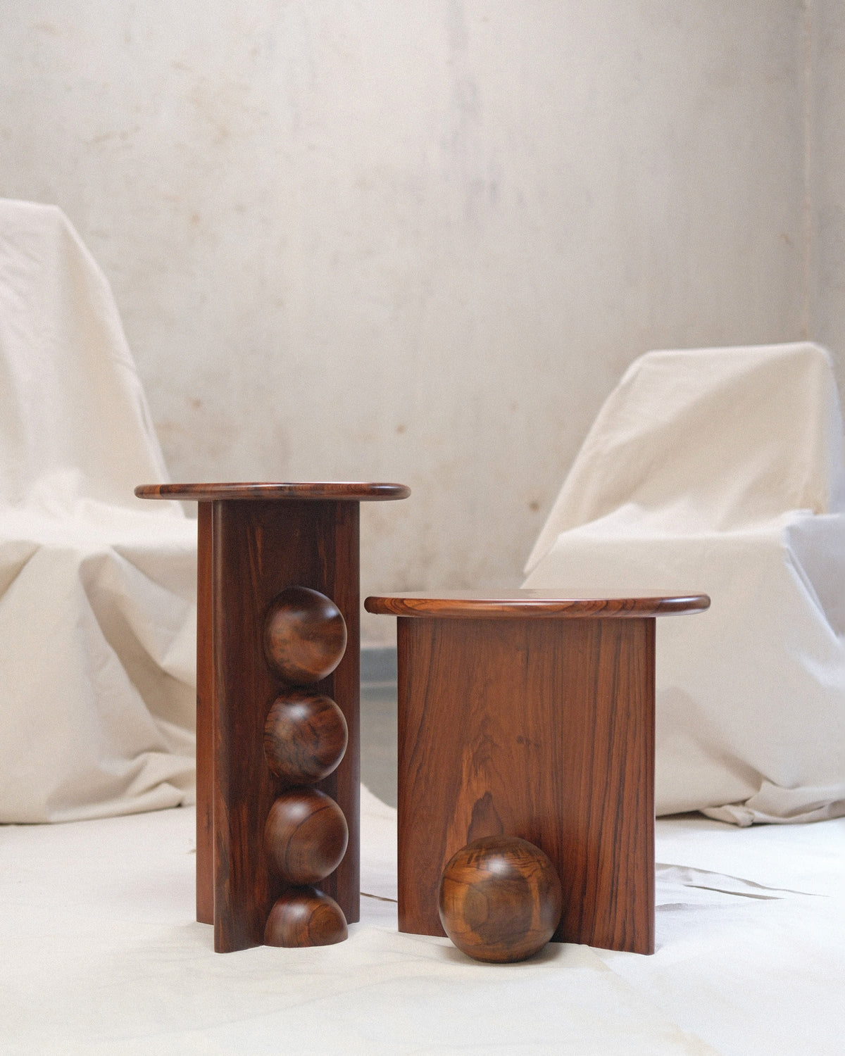 Nemo & Dory' Set of 2 Wood Side Tables — back view highlighting rich wood grain