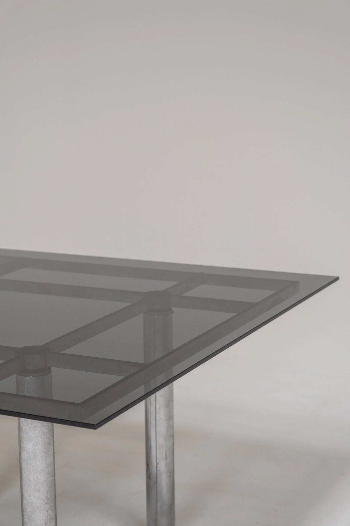 Dining table by Tobia Scarpa for Gavina, 1960 — close-up