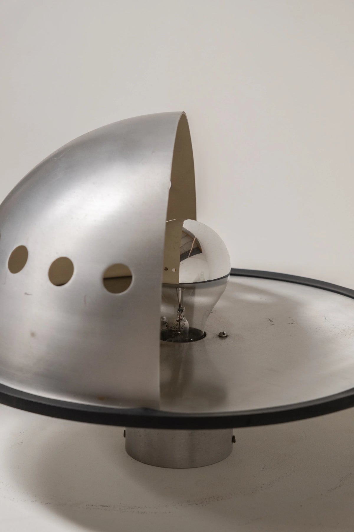 Sculptural Aluminum Table Lamp by P. Guzzetti for Lamperti, Italy 1973 — side angle
