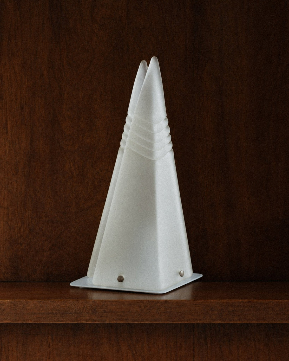 Murano pyramid table lamp in frosted glass - original Space Age Design - Made in Italy - 70s by Bottega Jacobs