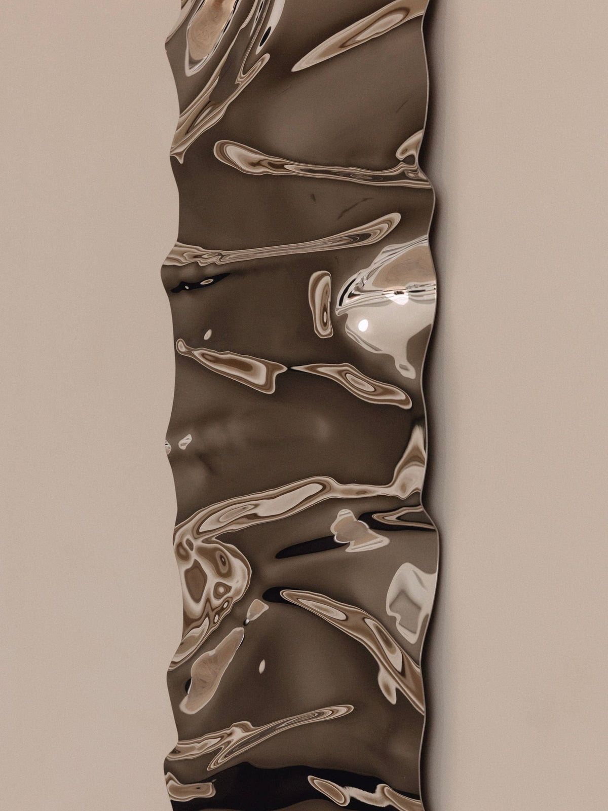 Psychedelic Mirror Long — back view highlighting wavy reflective surface