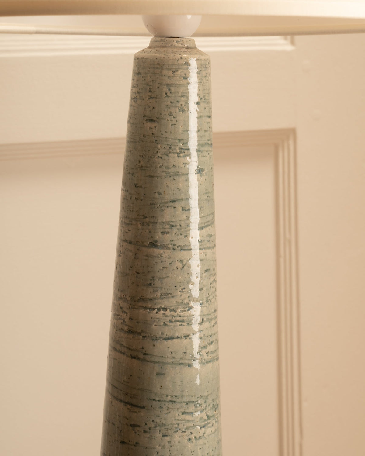 Palshus ceramic table lamp detail showing speckled beige glaze finish