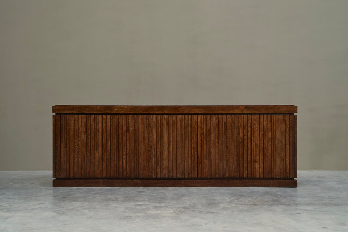 Exceptional and Unique Freestanding Sideboard in Solid Oak, Belgium, 1970s — close-up