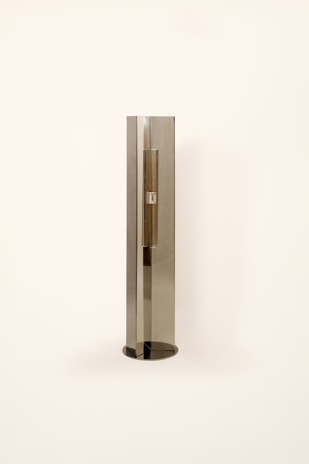 'Arrow 120' Floor Lamp — close-up