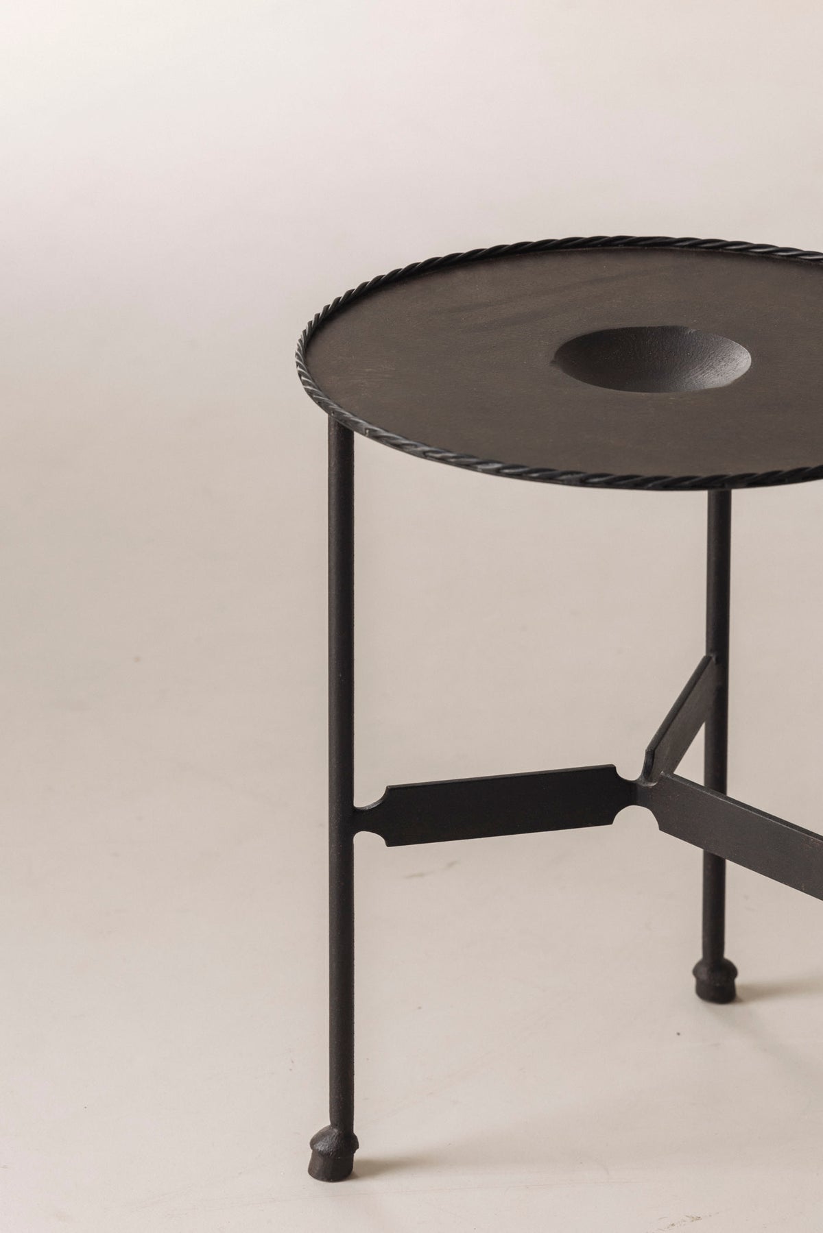 French Guéridon Side Table in Patinated Iron, 1940s. — view 9