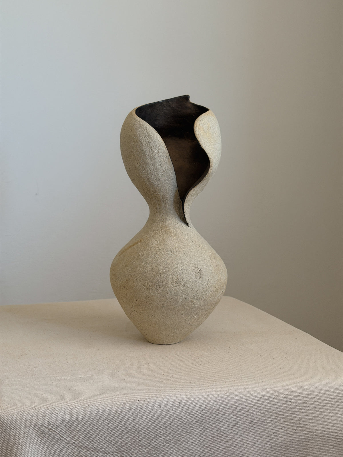 Minimalism Vase in Ceramic | Sculptural Vase | Ceramic Sculpture — side angle