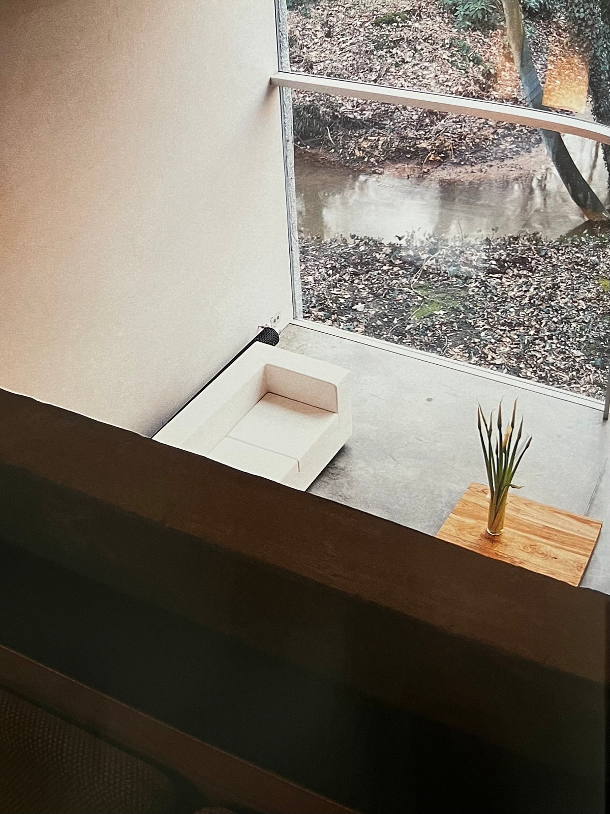 Country and Modern: Contemporary Interiors for Rural Settings - Decoration Book — detail view