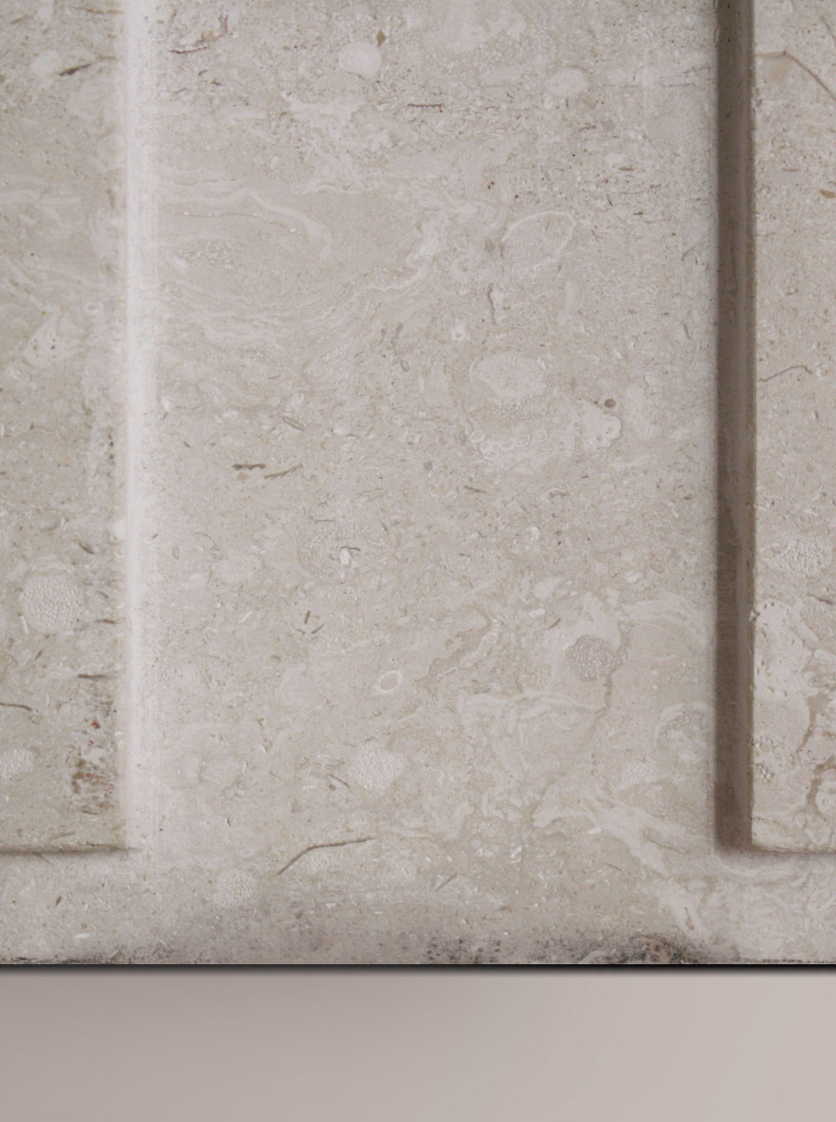 Margit Lamp — close-up of textured stone base