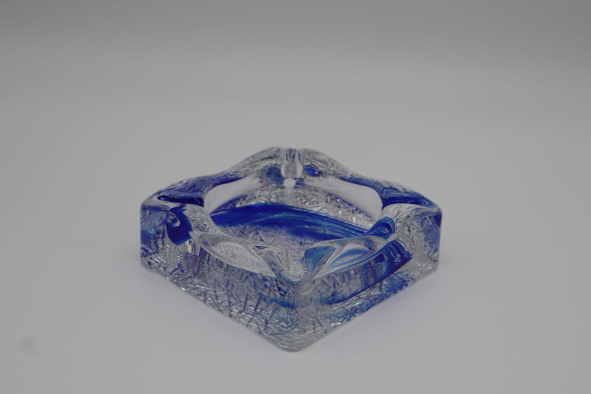 Kristalunie Maastricht blue crystal glass ashtray, angled view