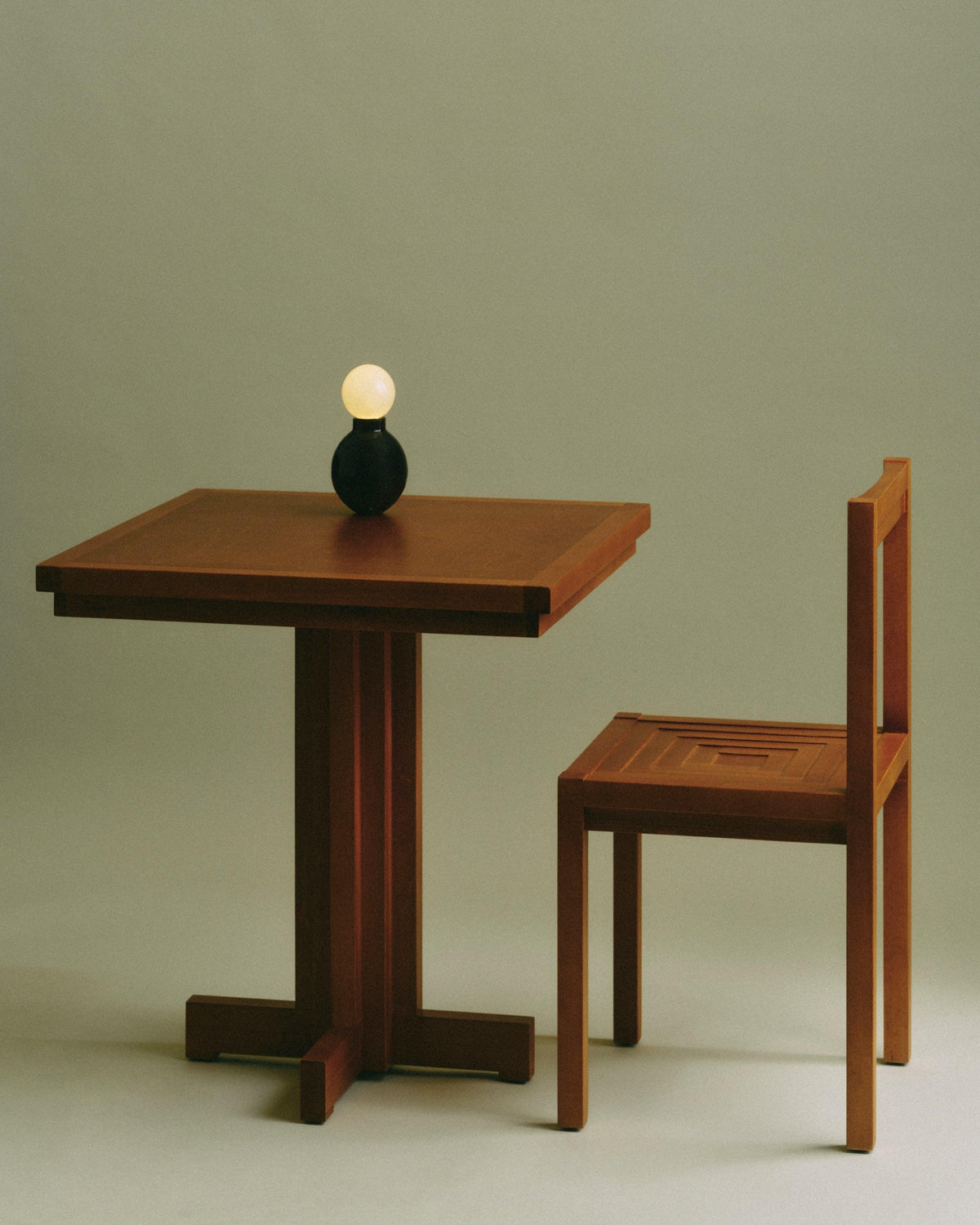 PERSON LAMP PORTABLE — alternate view