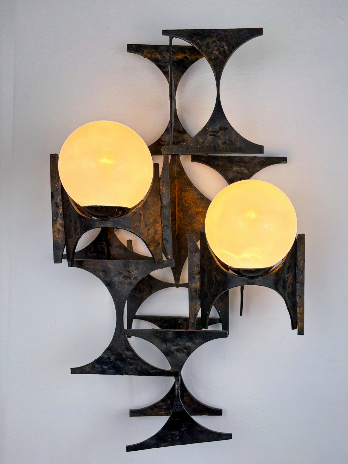 Large Brutalist & sculptural wall light by Marc Weinstein, Germany, 1960s — lifestyle setting