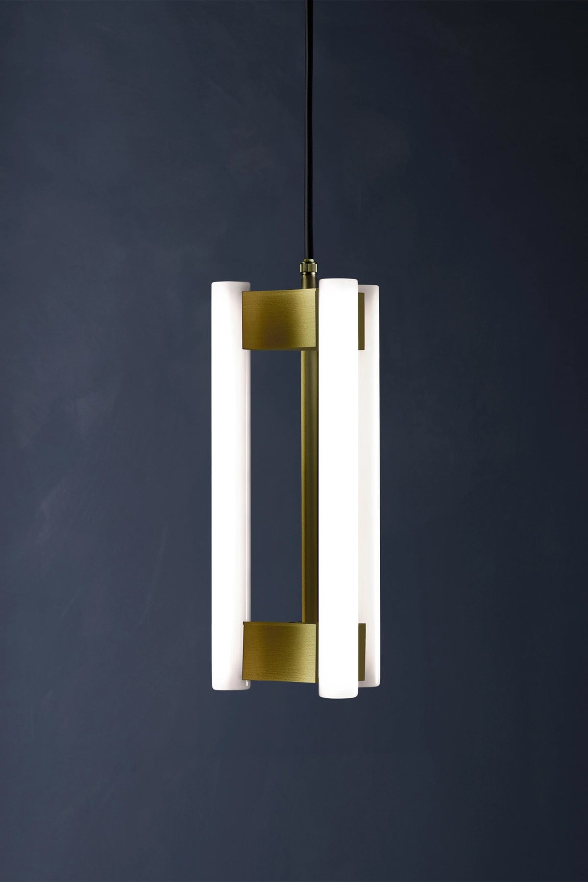 LIA SUSPENSION 30 — lifestyle setting