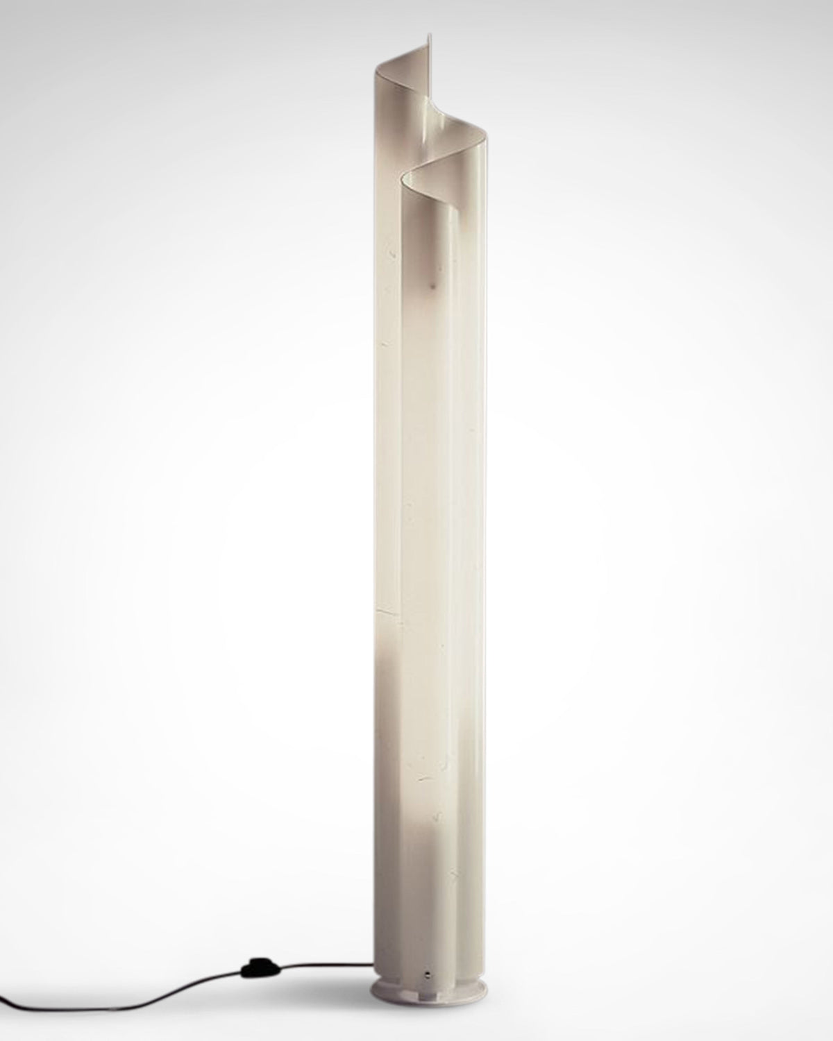 Chimera floorlamp by Vico Magistretti for Artemide Italy 1980s by Redesignable  | The Oblist