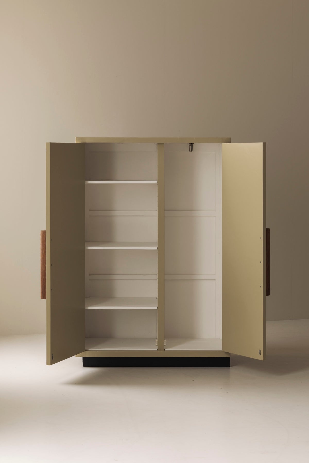 Rare wardrobe by Le Corbusier for Unité d’Habitation in Marseille, France 1940s — close-up