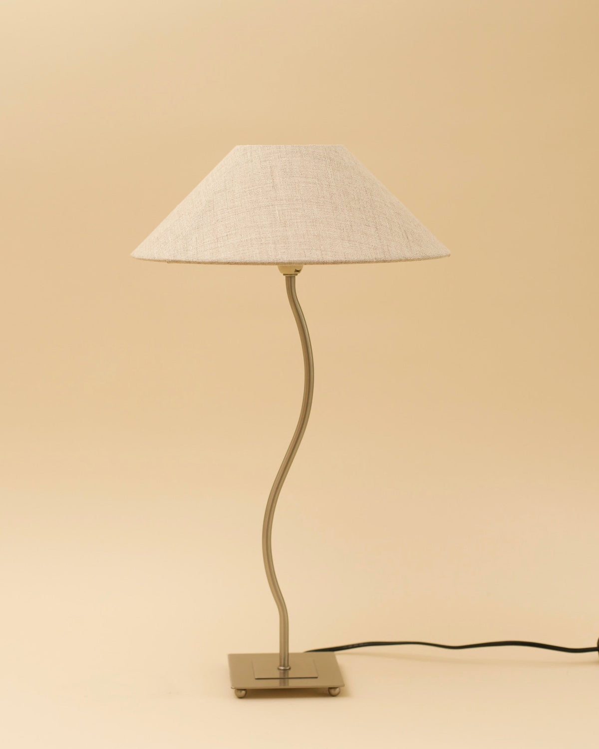 PIET Table Lamp by SÒLER | The Oblist — metal base, beige shade