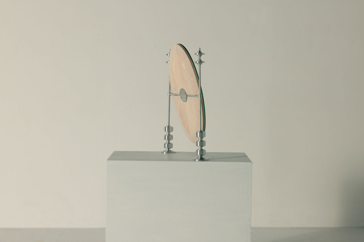 Hour Briar Vanity Mirror — close-up