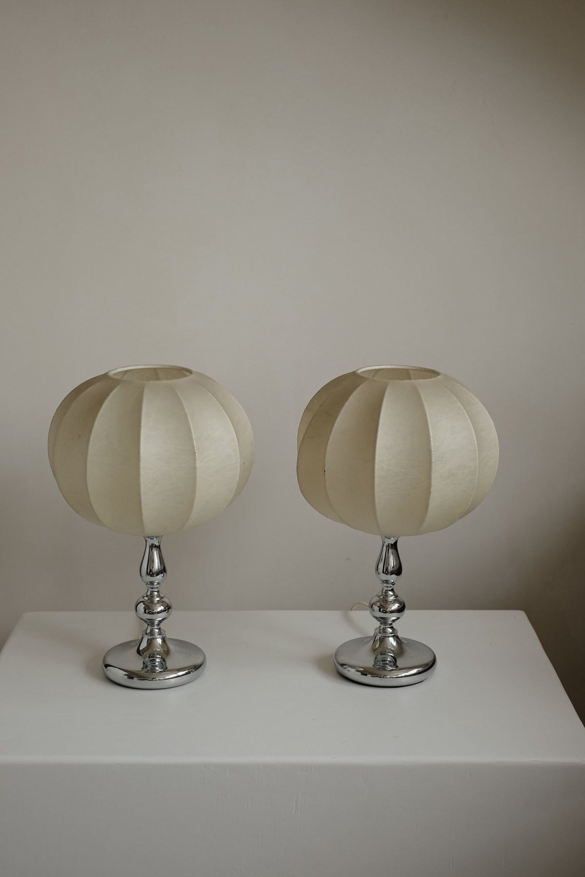 Rare Vintage Mid-Century Modern Cocoon Table Lamps — additional view